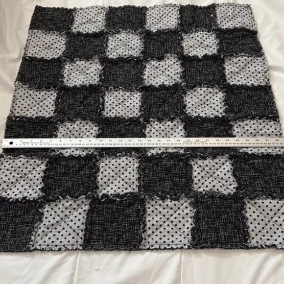 NWOT Handmade, distressed black and white polka dot baby rag quilt - Picture 6 of 9